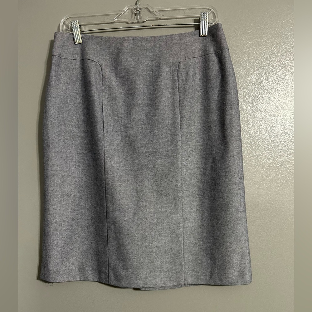Antonio Melani women’s gray structured ruffled back skirt‎ size 6